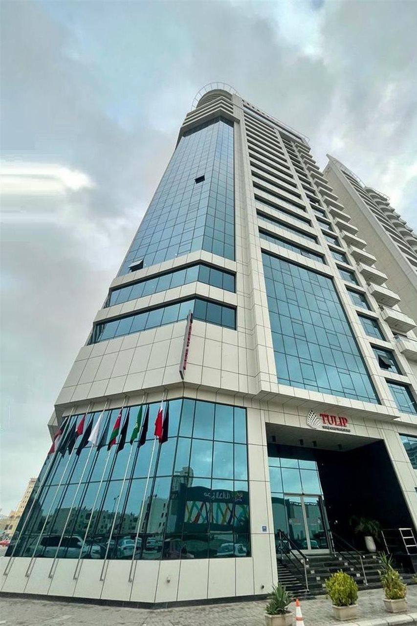 Tulip Hotel & Suites Manama Exterior foto