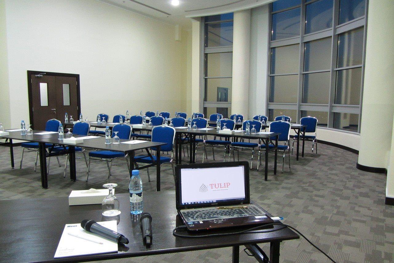 Tulip Hotel & Suites Manama Exterior foto