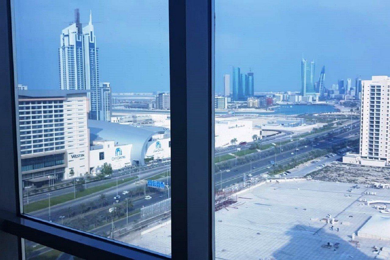 Tulip Hotel & Suites Manama Exterior foto